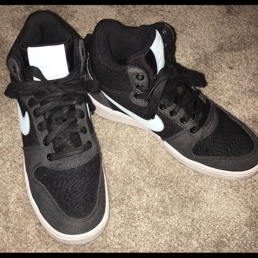 Nike womens hightop sneakers